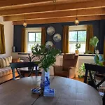 Bij De Neckermolen- Bed And Beemster Bed & Breakfast